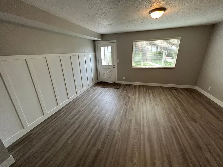 722 N 400 W #4 — Photo 5