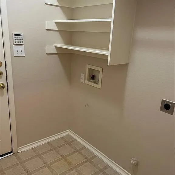 107 Aguilar Dr — Photo 6