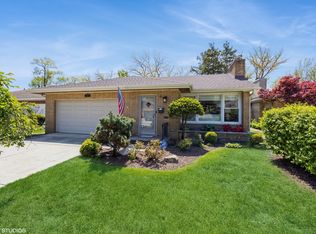 22 Scotdale Rd, La Grange Park, IL 60526