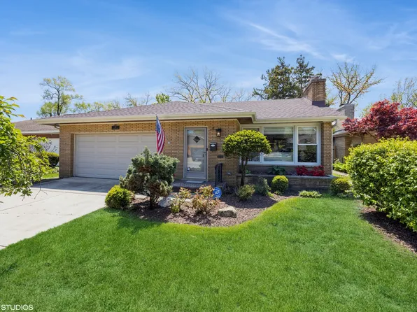 22 Scotdale Rd, La Grange Park, IL 60526