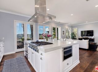 16648 Calle Arbolada, Pacific Palisades, CA 90272