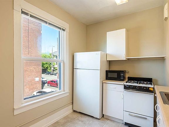 2nd image of 1717 12th Ave APT 305