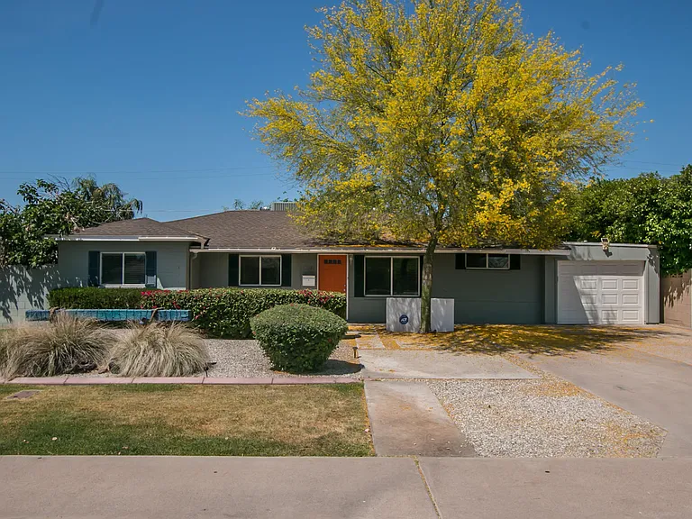 2514 E Campbell Ave — Photo 1