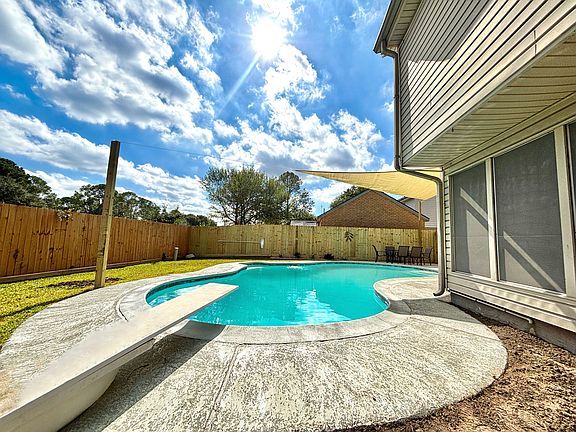 2nd image of 7818 Antoine Dr