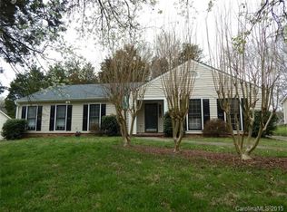 2718 Lytham Dr, Charlotte, NC 28210