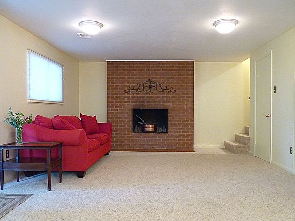 Walk-out Basement Family Room 35' x 13'