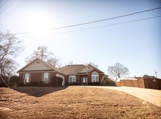 37 Peacock Dr, Phenix City, AL