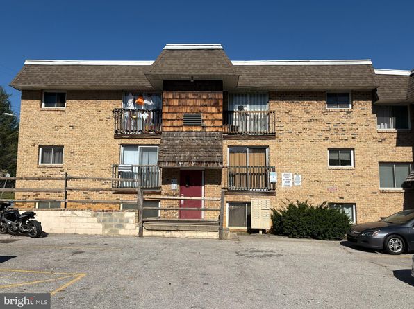 104 S Newberry St #104