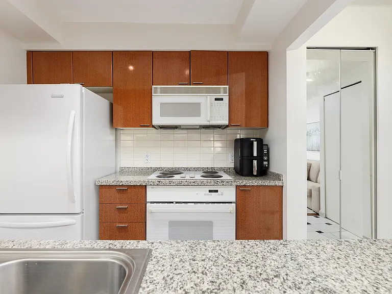 1288 Alberni St #1604 — Photo 8
