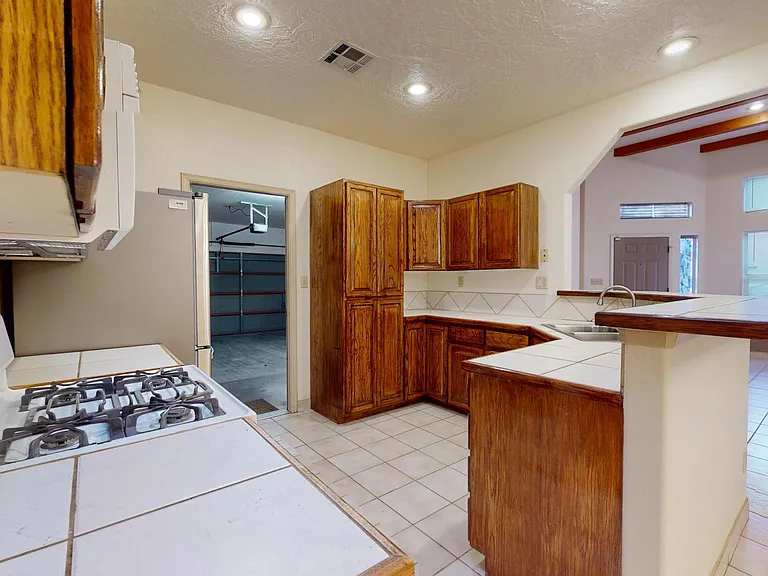 3496 Northpointe Dr — Photo 17