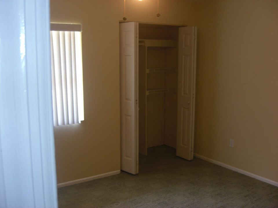 2nd image of 1562 Arcade Ter