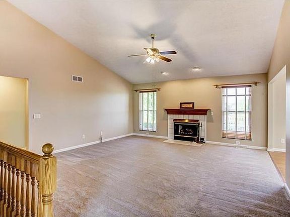 4th image of 8161 Julian Pl