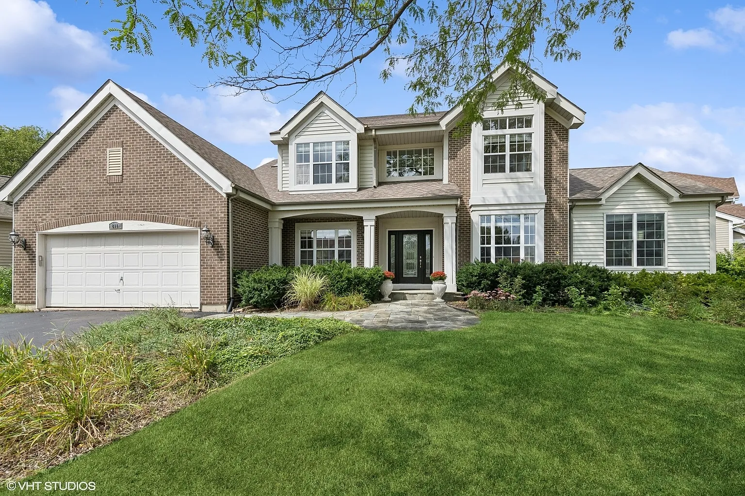 811 Foxmoor Ln photo 1