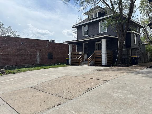 3rd image of 4444 Troost Ave