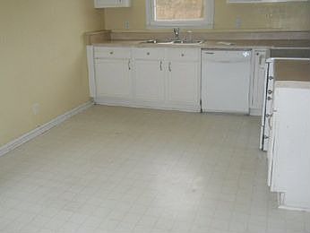 2nd image of 2805 Bainbridge Ct