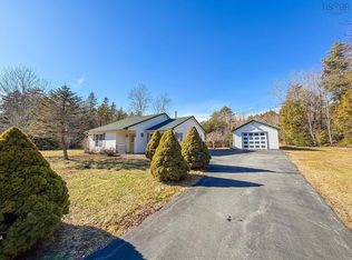 194 Knox Rd, Lunenburg, NS B4V 7E3