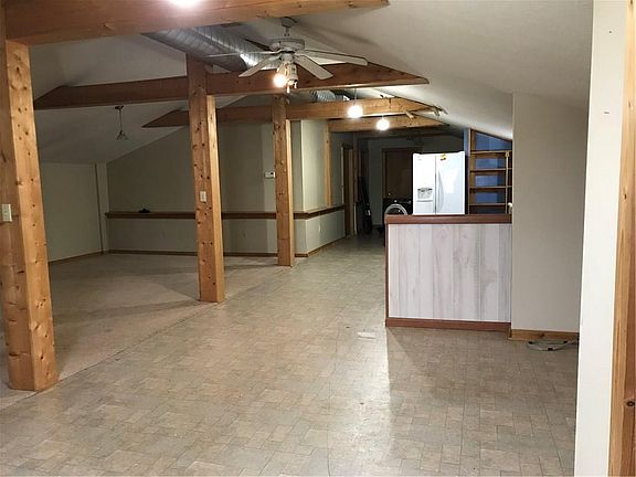3rd image of 325 W Main St