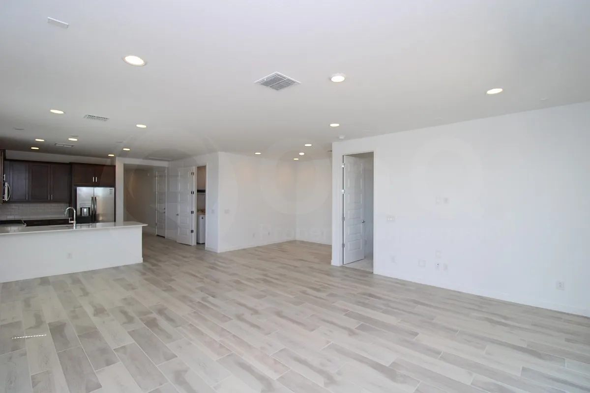 2 bed, 2.0 bath, 1459 sqft, $1,799 — Photo 4