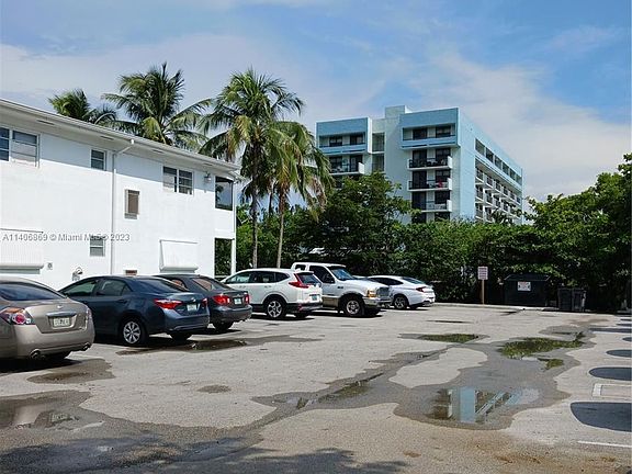 3rd image of 50 NW 204th St #31-H