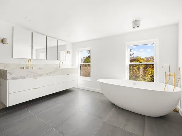 91 Saint James Place image 13 of 16