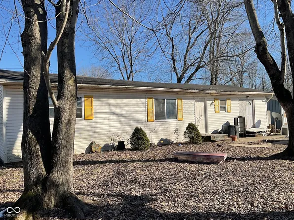 435 S Spicer Dr, Austin, IN 47102