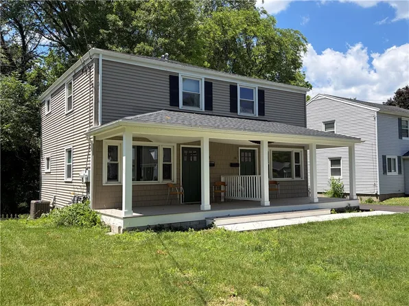 18 Briggs Ave #18, Fairport, NY 14450
