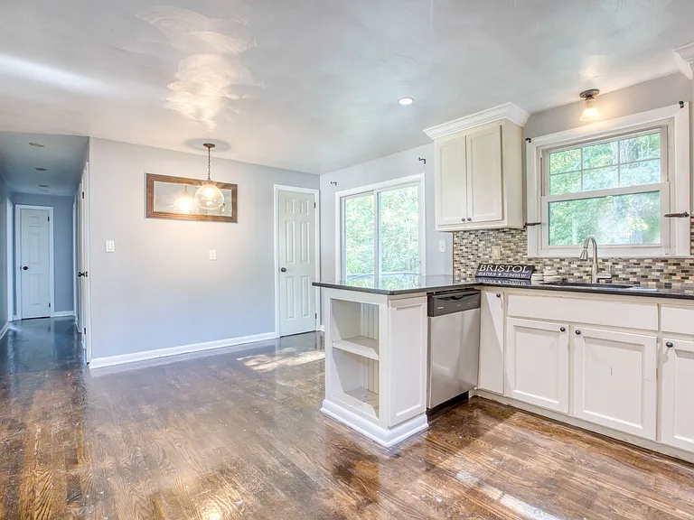 171 Newell Ave — Photo 10