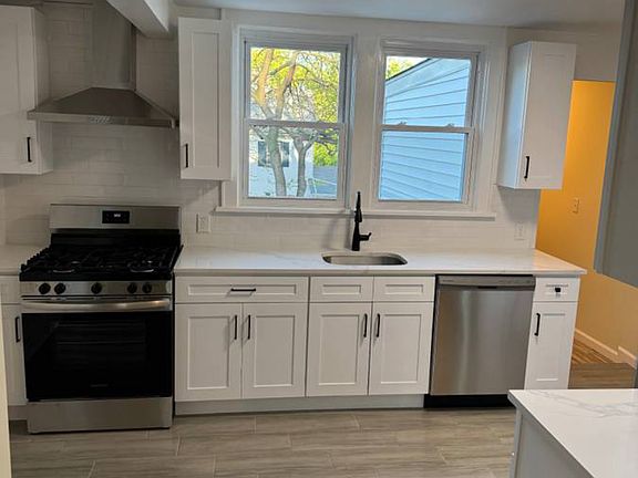 5th image of 60 Homecrest Ave