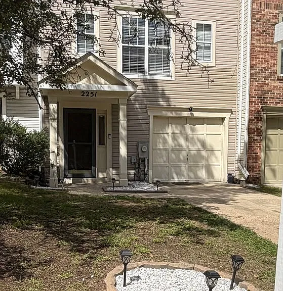 2251 Commissary Cir — Photo 1