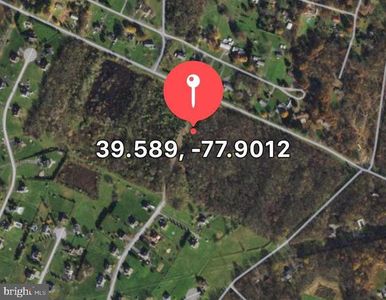 2112 Grade Rd, Falling Waters, WV, 25419