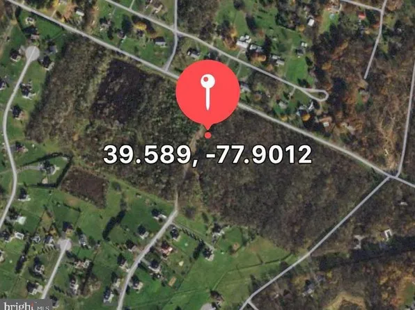 2112 Grade Rd, Falling Waters, WV 25419