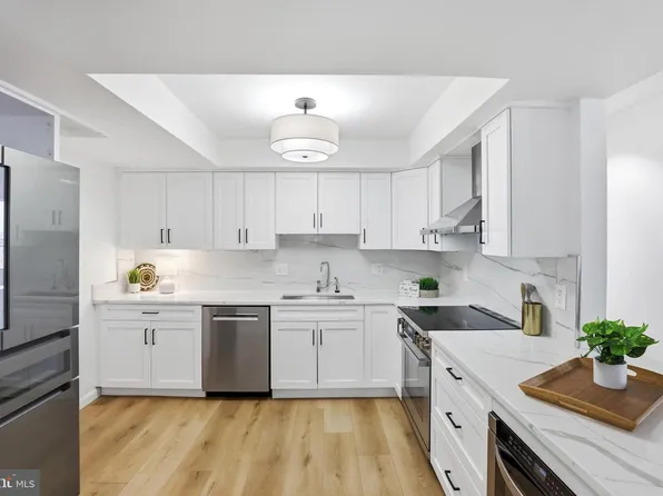 1101 S Arlington Ridge Rd APT 710, Arlington, VA 22202