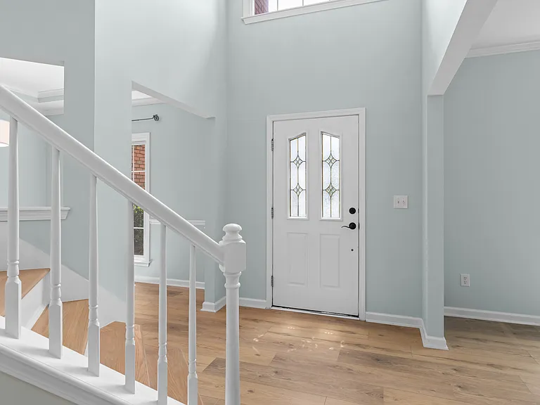 380 Belmont Chase Ct — Photo 6