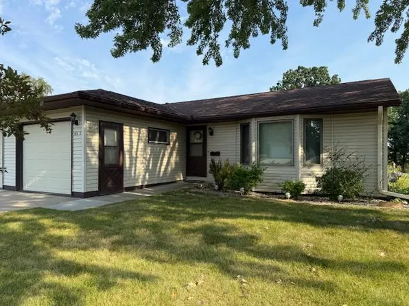 813 N Sprague St APT 2, Caledonia, MN 55921