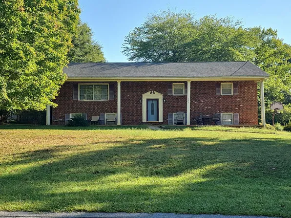 365 Tanglewood Dr, Lynchburg, VA 24502