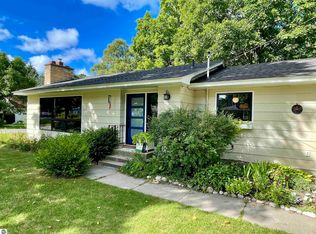 308 S Grand Ave, Leland, MI 49654
