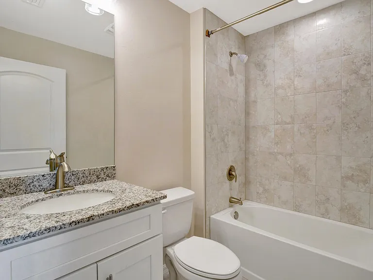 1014 Diplomat Pkwy W — Photo 13
