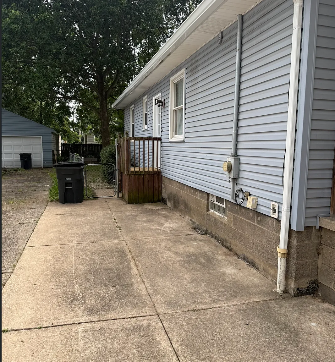 3 bed, 1092 sqft, $1,225 — Photo 3