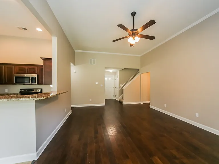 5714 Kingsman Dr — Photo 6