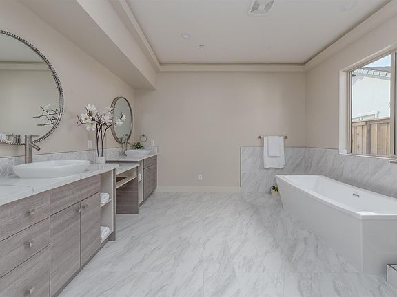 5th image of 700 Oliver Ct
