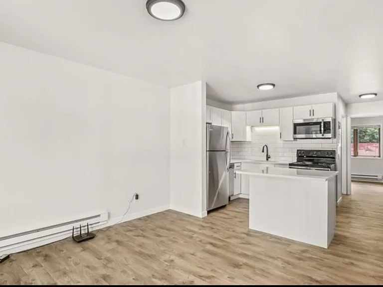 1207 E Wilson St — Photo 6