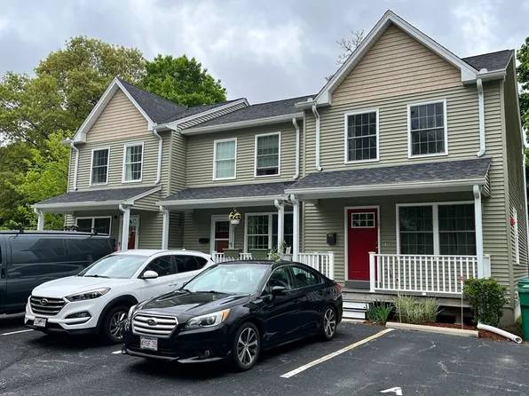 17 Arcade St #B, Northbridge, MA 01534