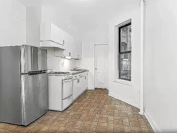 4th image of 311 E 93rd St #5N