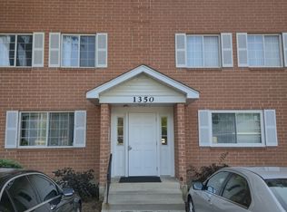 1350 S Lorraine Rd APT E, Wheaton, IL 60189