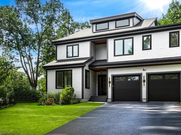 64 Woodside Ln, Arlington, MA 02474