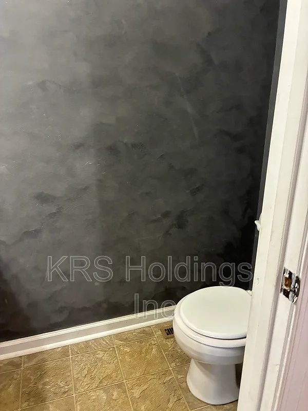 2 bed, 1.5 bath, $1,300 — Photo 4