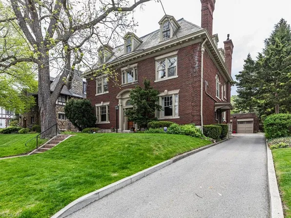 45 Markland St, Hamilton, ON L8P 2J5