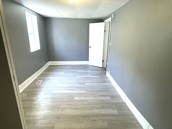 5th image of 623 E 12th St #4