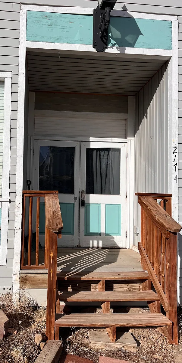 Building Photo - 217 W Masonic Ave #4