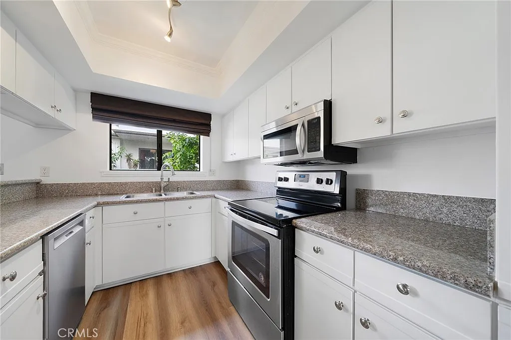 2 bed, 1065 sqft, $2,995 — Photo 1